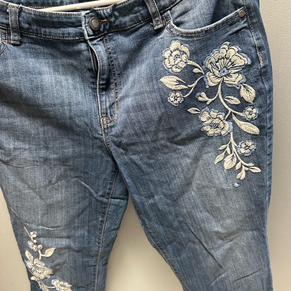 Classic Blue Embroidered Women's Jeans - Floral Detail